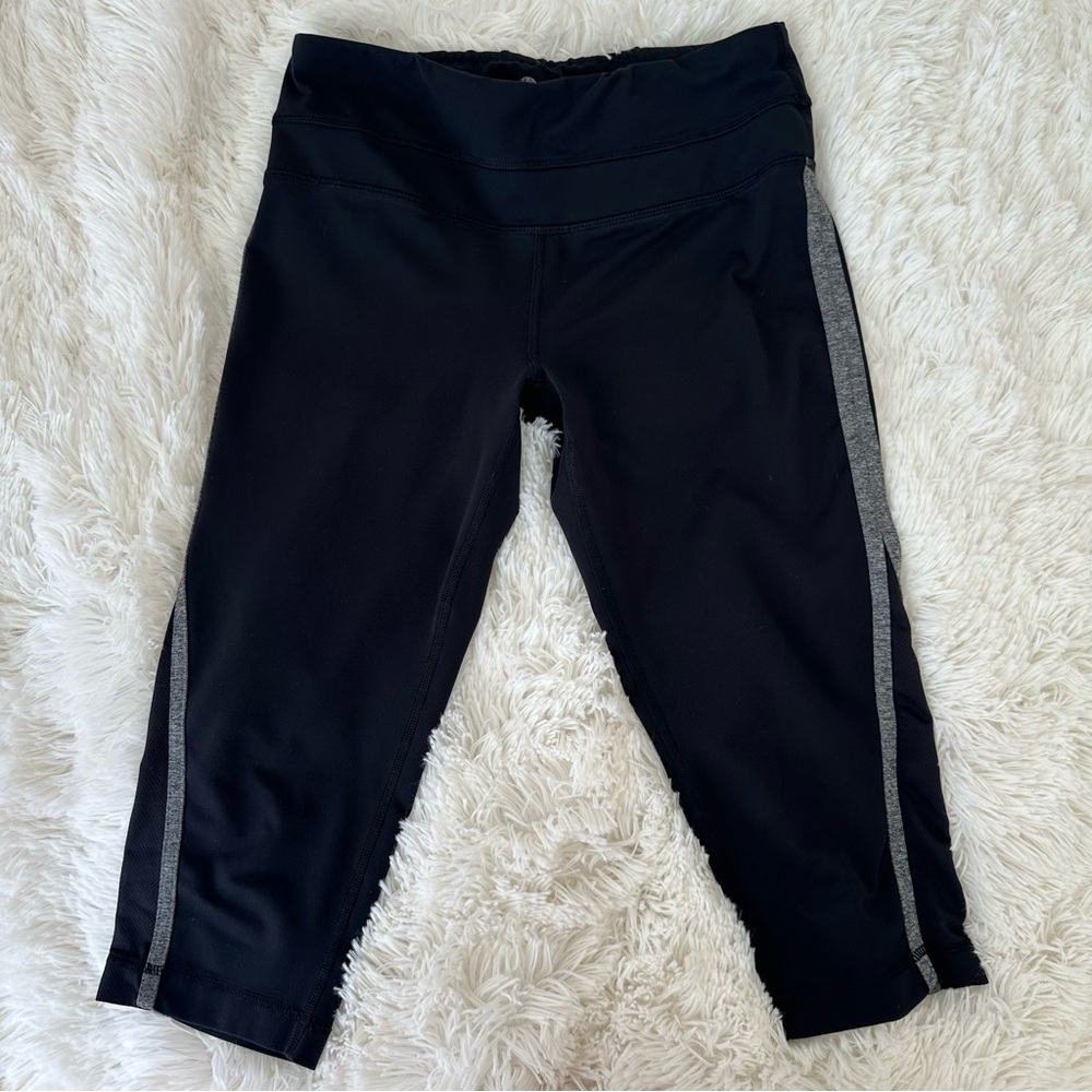 90 DEGREE BY REFLEX Black Gray High Rise Crop Capri Leggings Size Small Workout